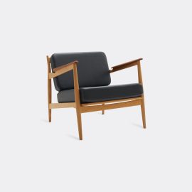 Magnus Olesen Seating - 'Model 107', black in Black Oak / Teak / Leather