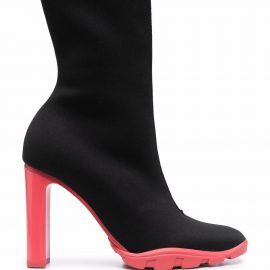 Alexander McQueen Tread zip-up ankle boots - Black