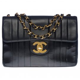 Chanel Timeless Jumbo single flap shoulder bag in black quilted lambskin, GHW, Black